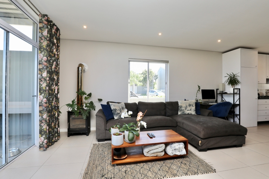 3 Bedroom Property for Sale in Somerset Lakes Western Cape